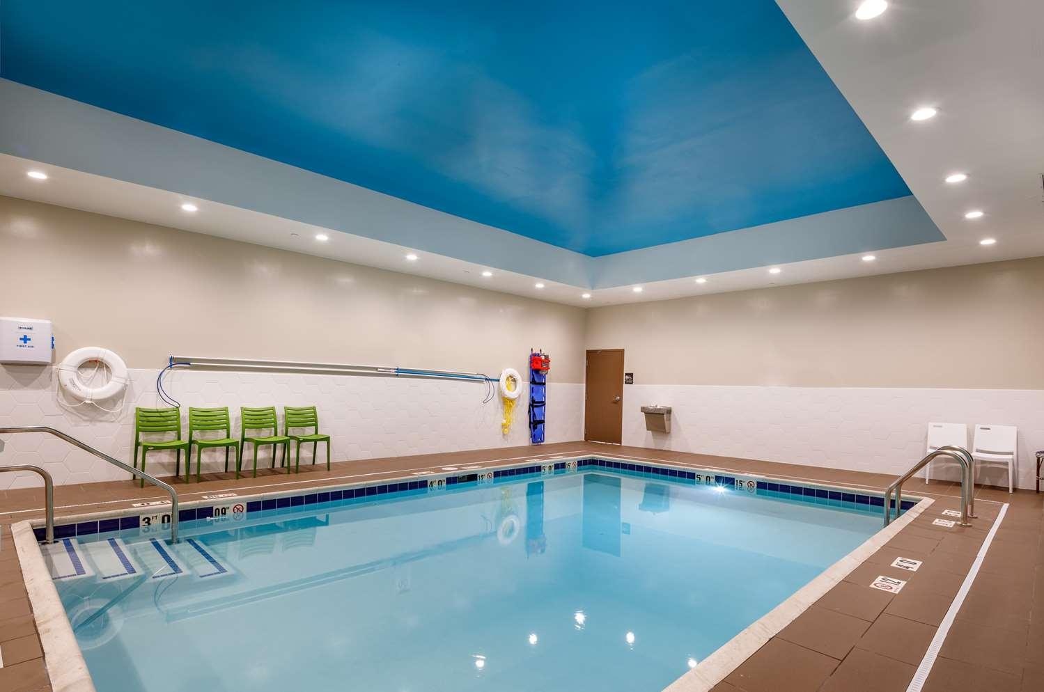 swimming pool spa