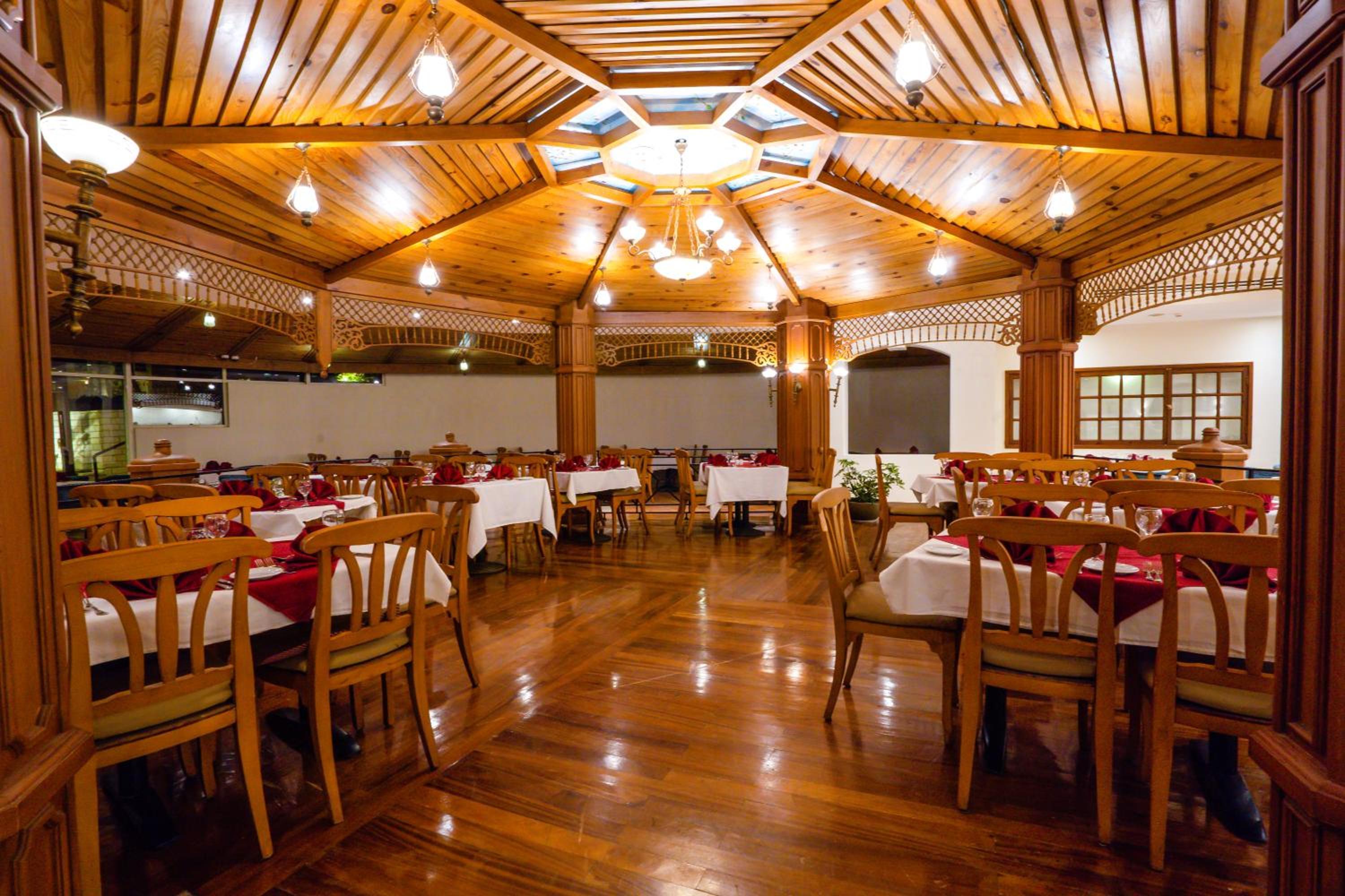 restaurant cafeteria