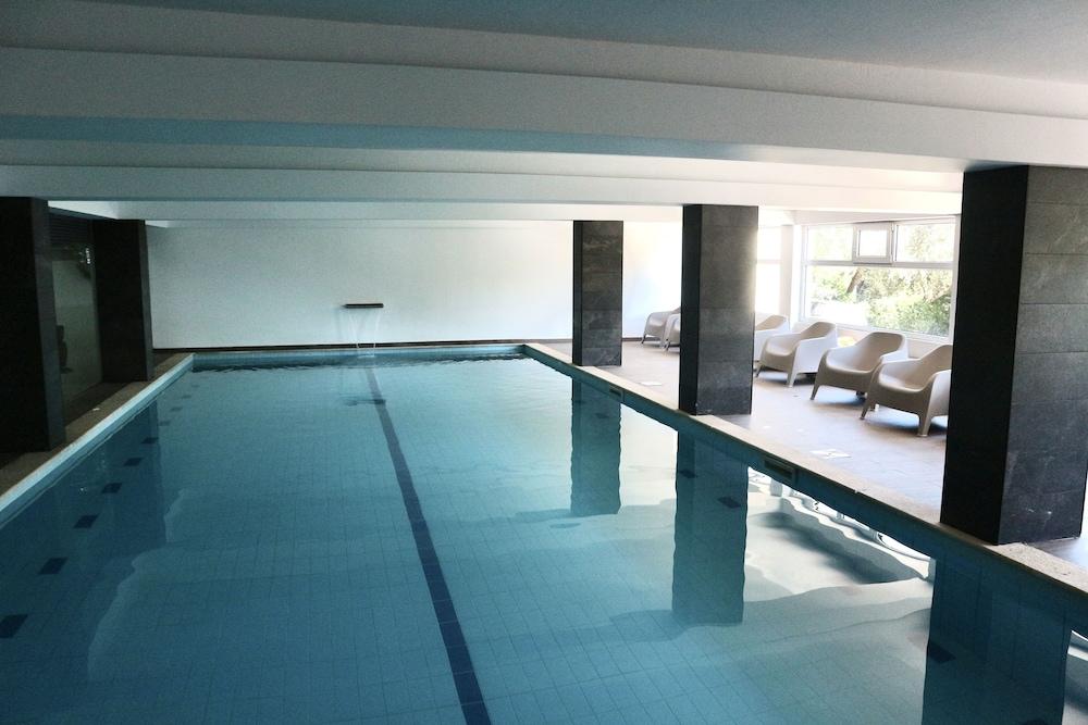 swimming pool spa