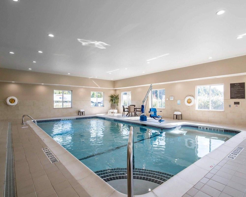swimming pool spa