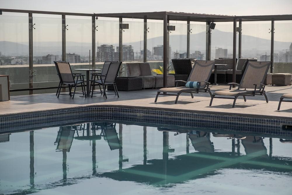 swimming pool spa