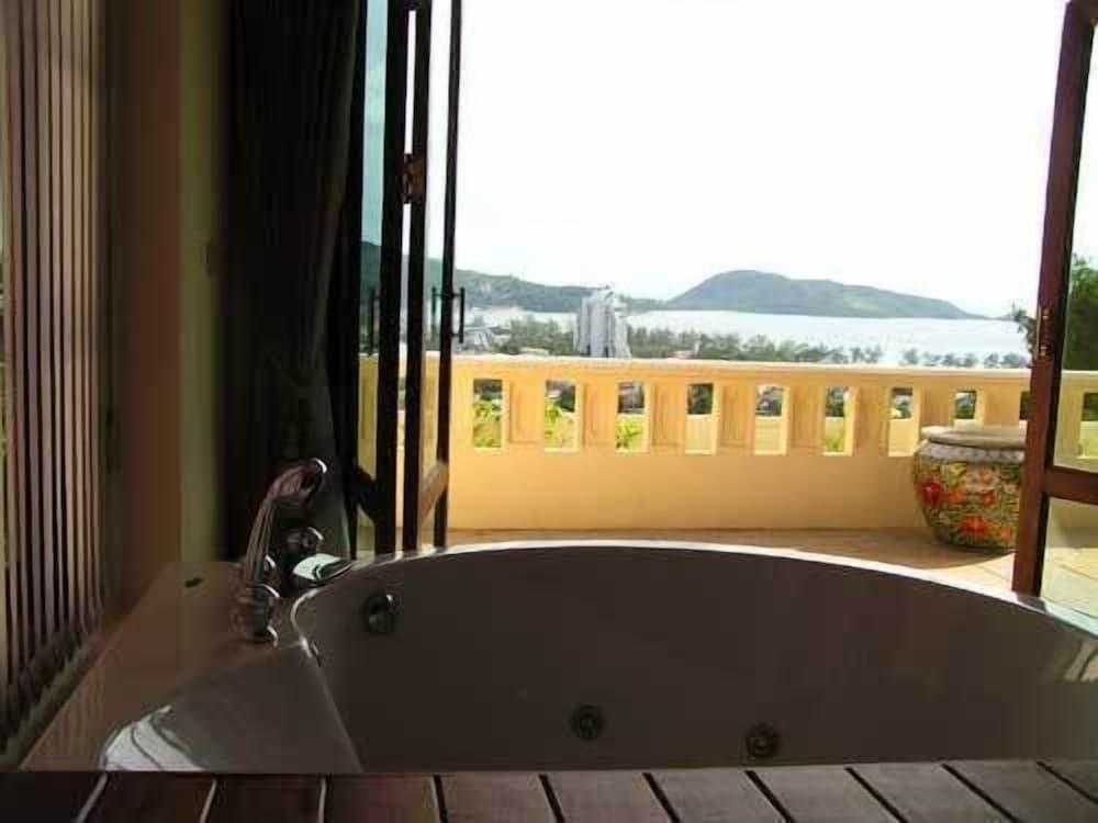 swimming pool spa