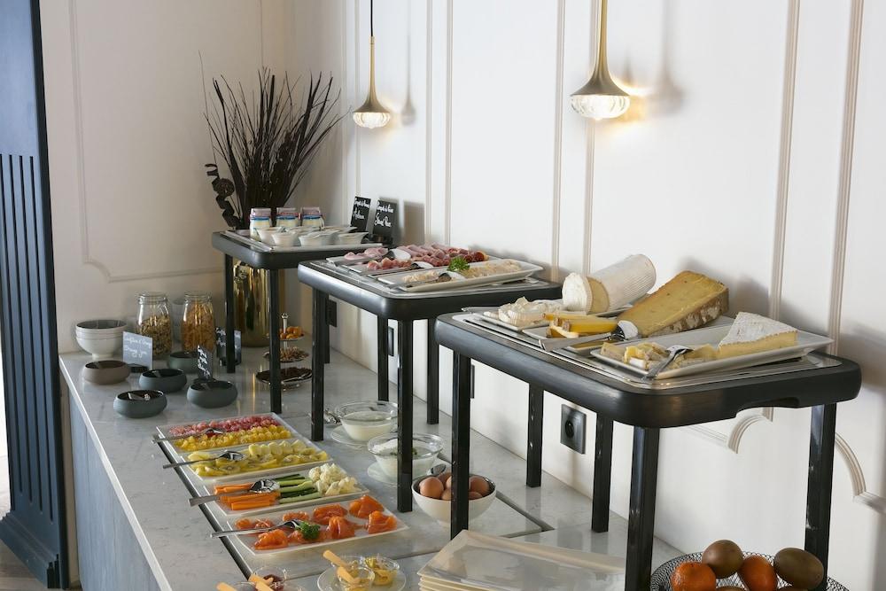 restaurant cafeteria