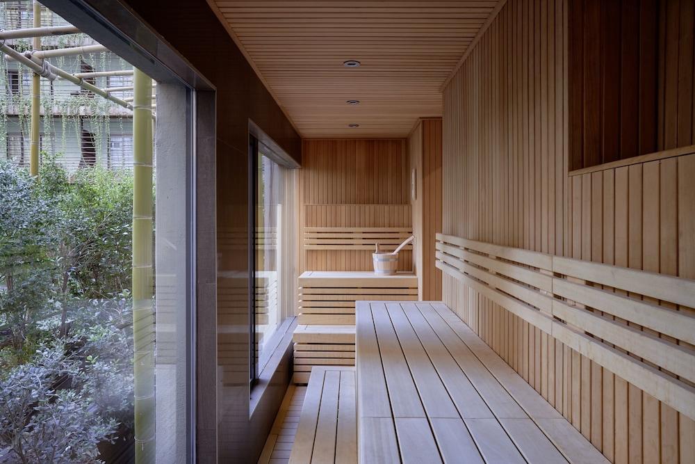 swimming pool spa