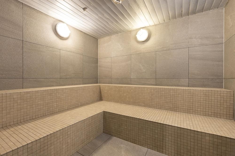 swimming pool spa
