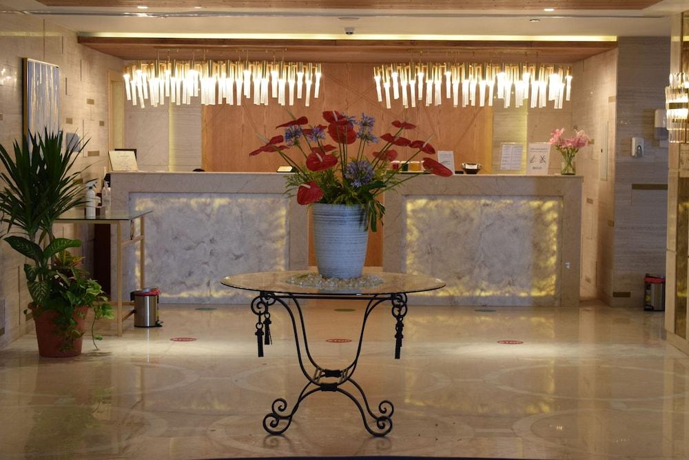 lobby