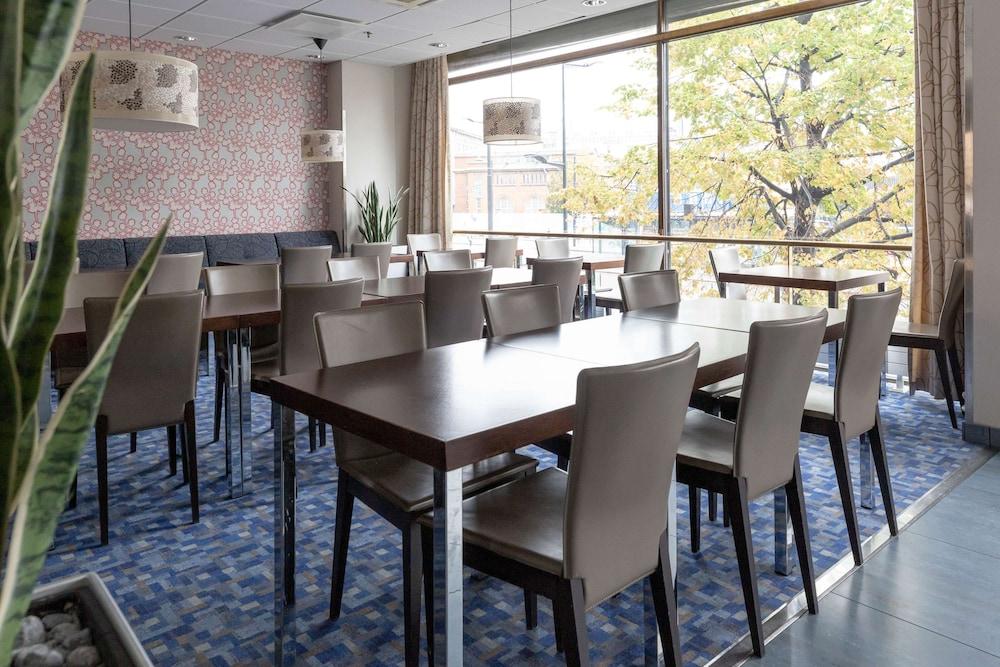 restaurant cafeteria