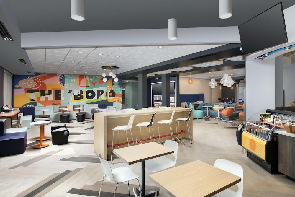 restaurant cafeteria