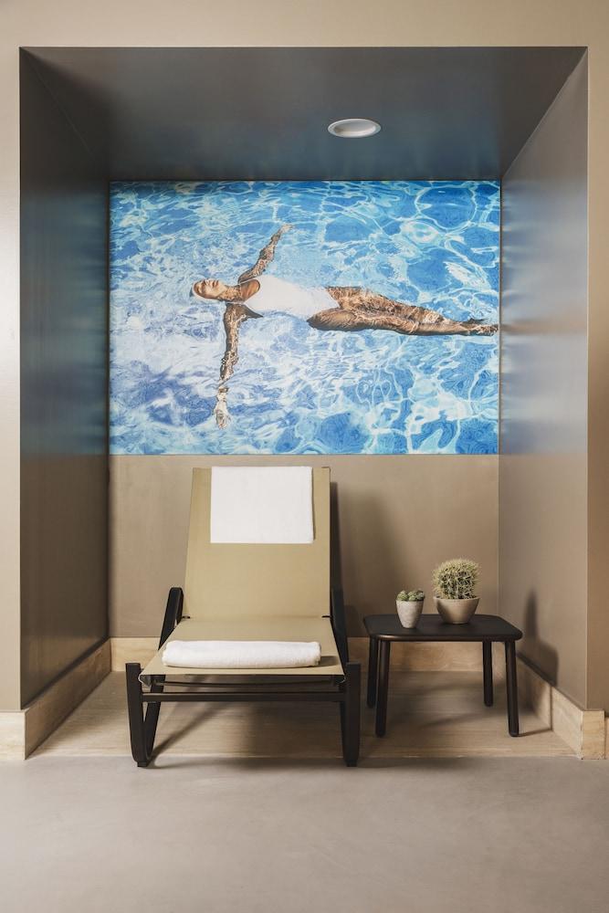 swimming pool spa