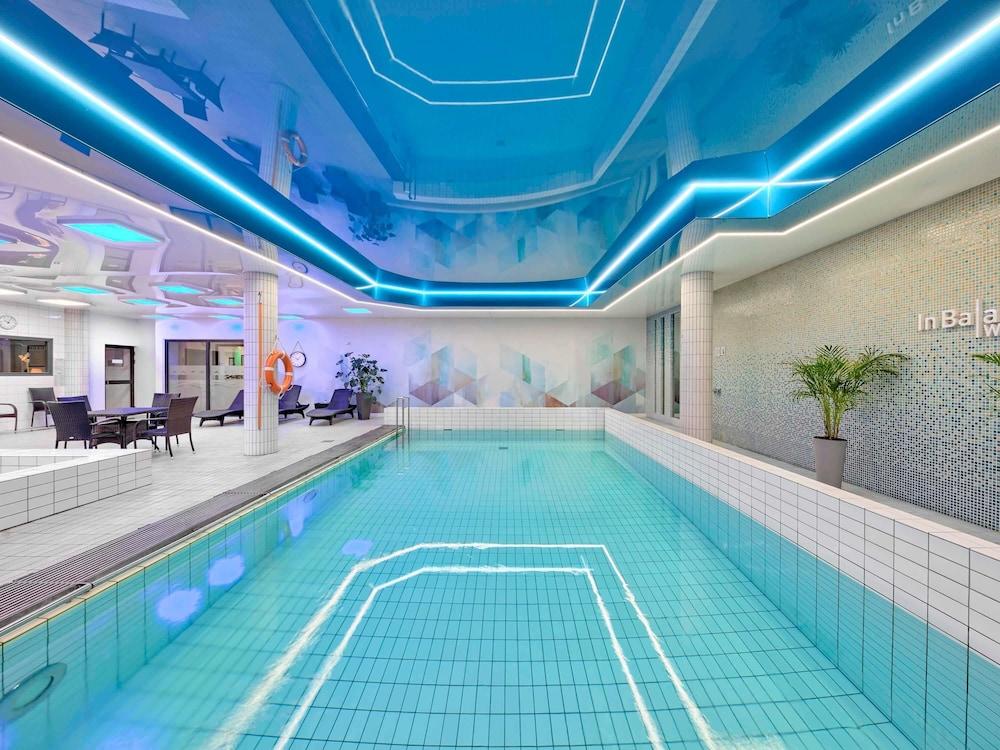 swimming pool spa