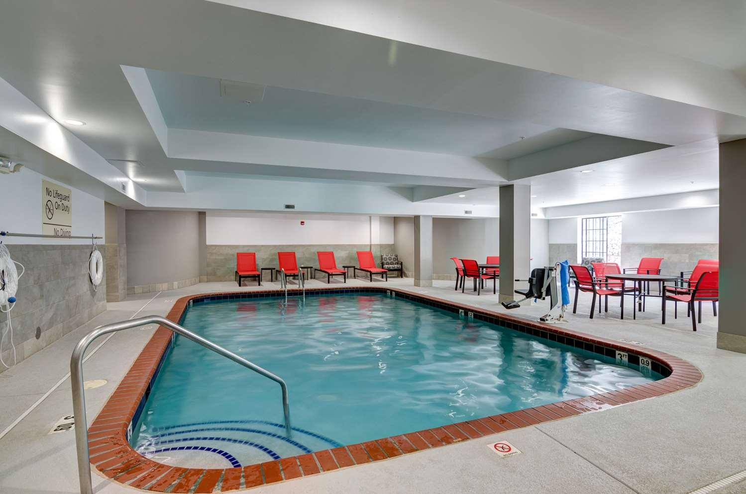 swimming pool spa