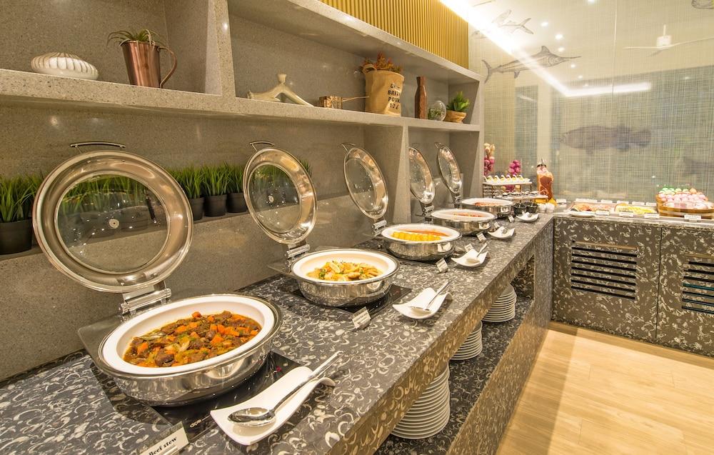restaurant cafeteria