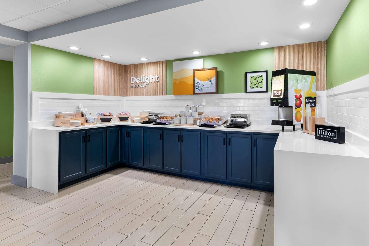 restaurant cafeteria