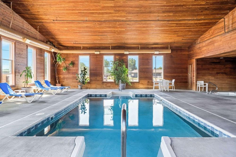 swimming pool spa