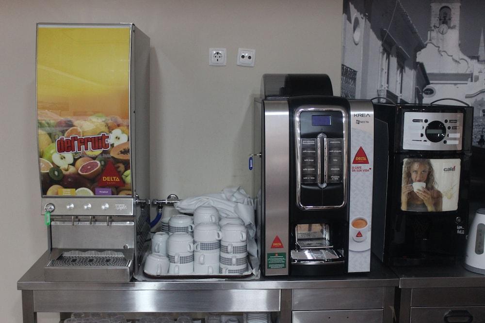 restaurant-cafeteria