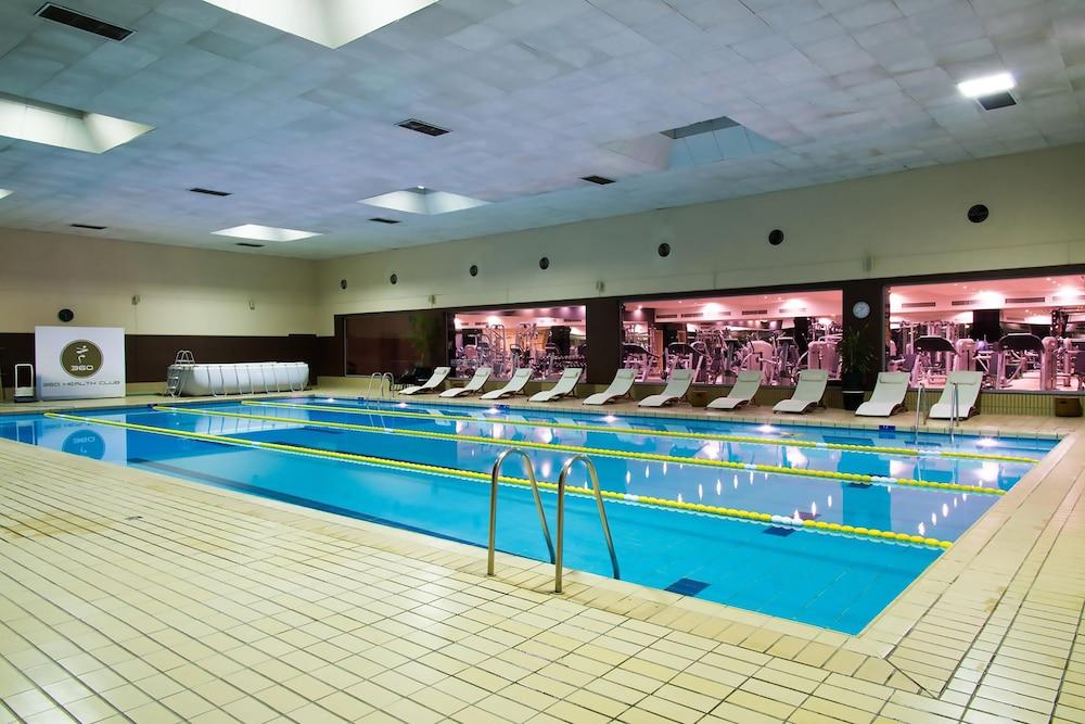 swimming pool spa