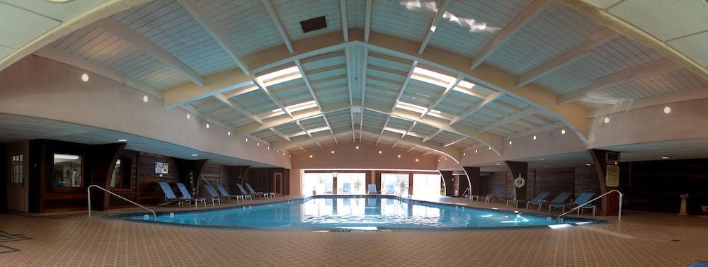 swimming pool spa