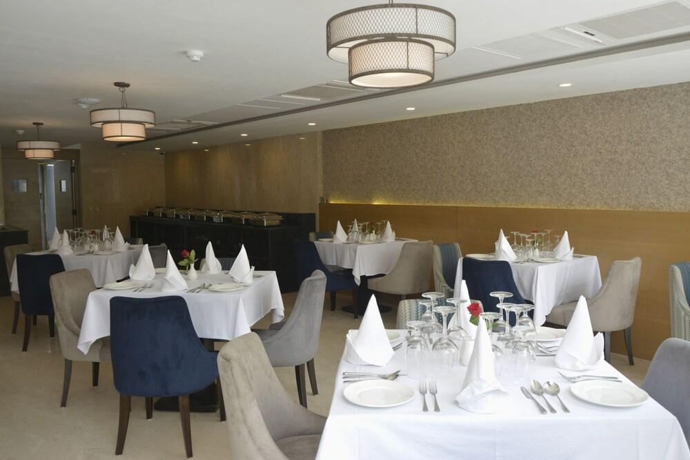restaurant-cafeteria