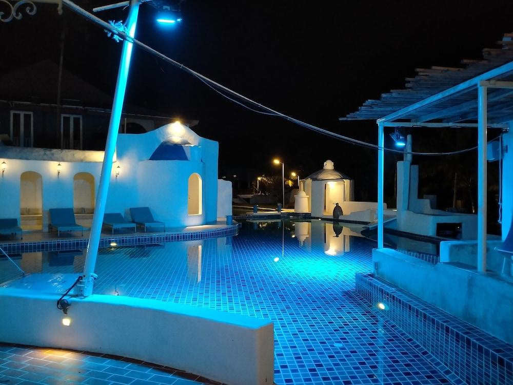 swimming pool spa