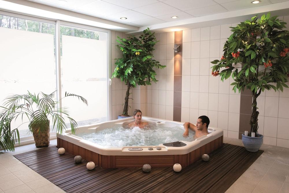 swimming pool spa