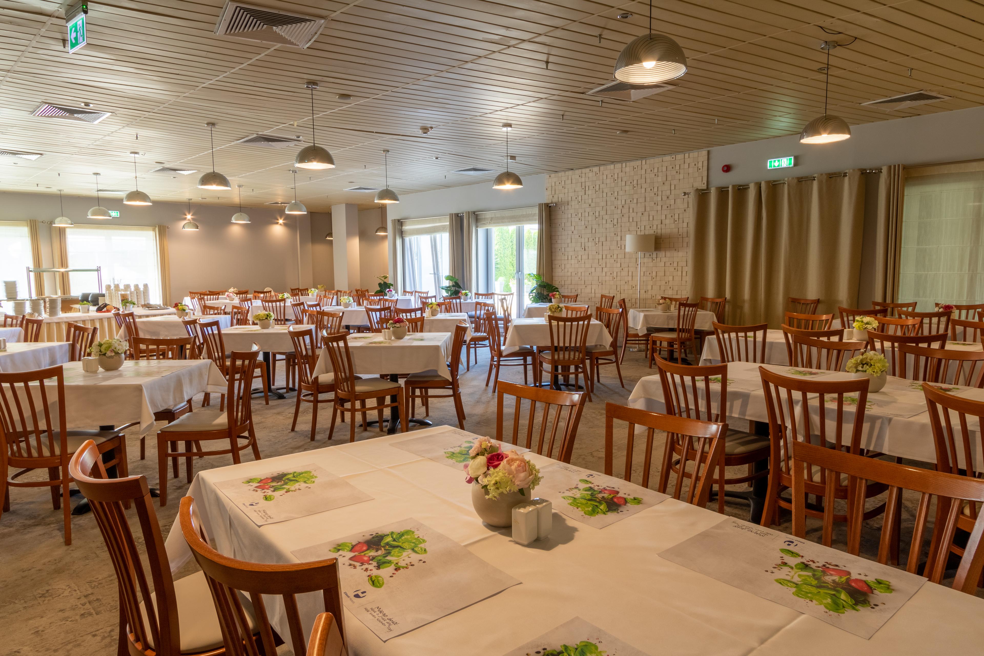 restaurant cafeteria