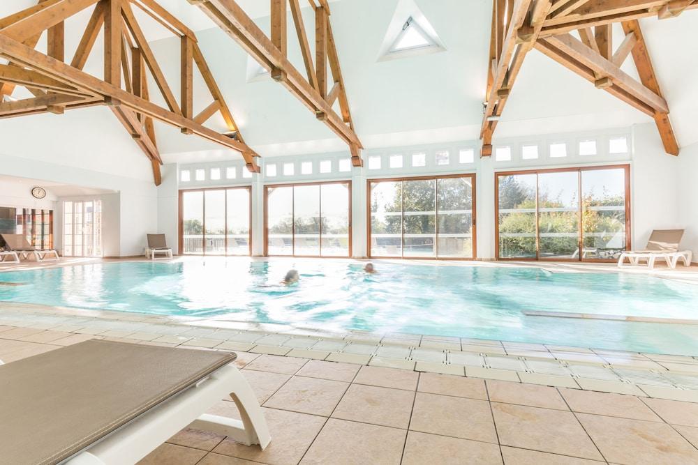 swimming pool spa