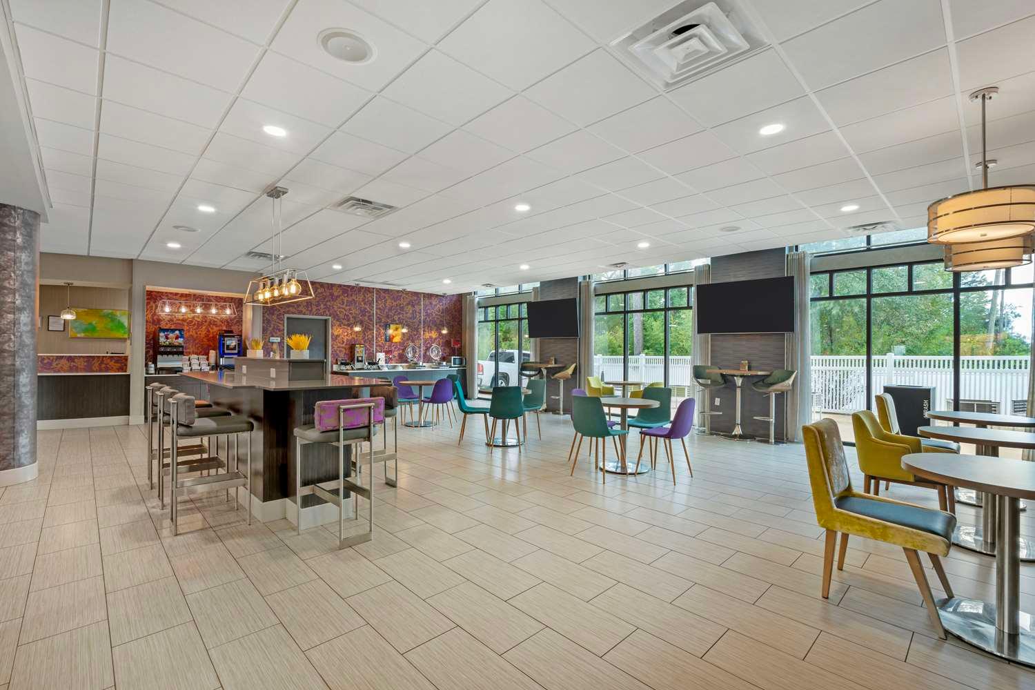 restaurant cafeteria