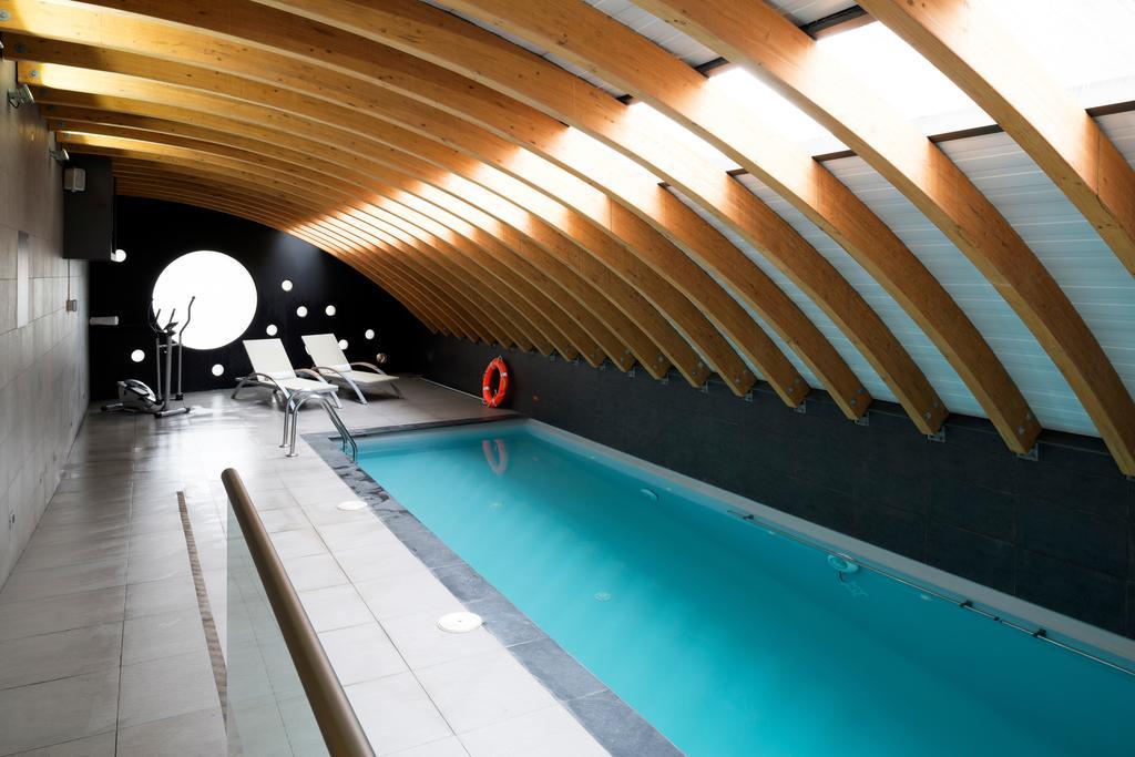 swimming pool spa
