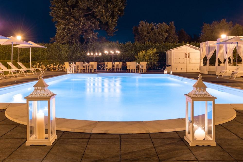 swimming pool spa