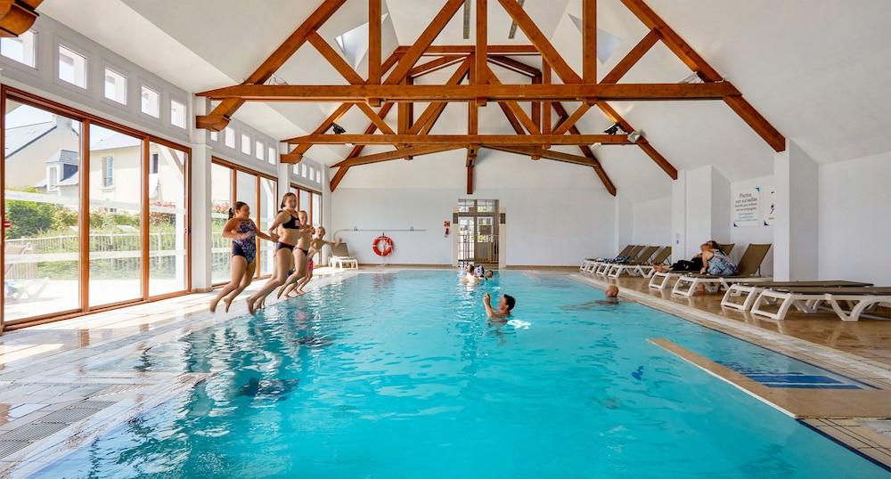 swimming pool spa