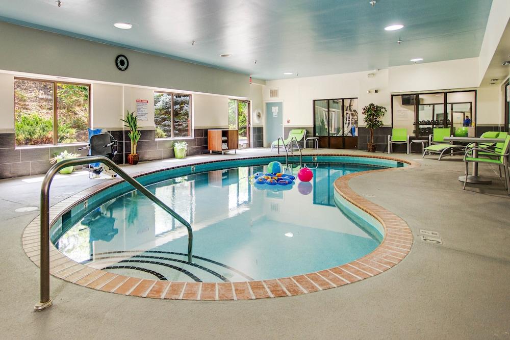 swimming pool spa