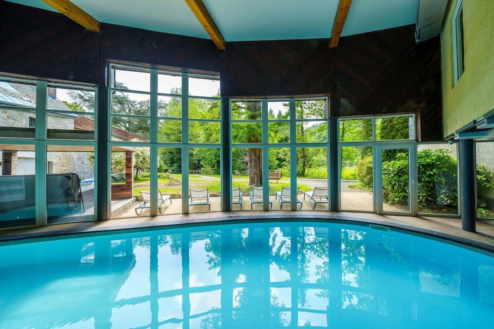swimming pool spa