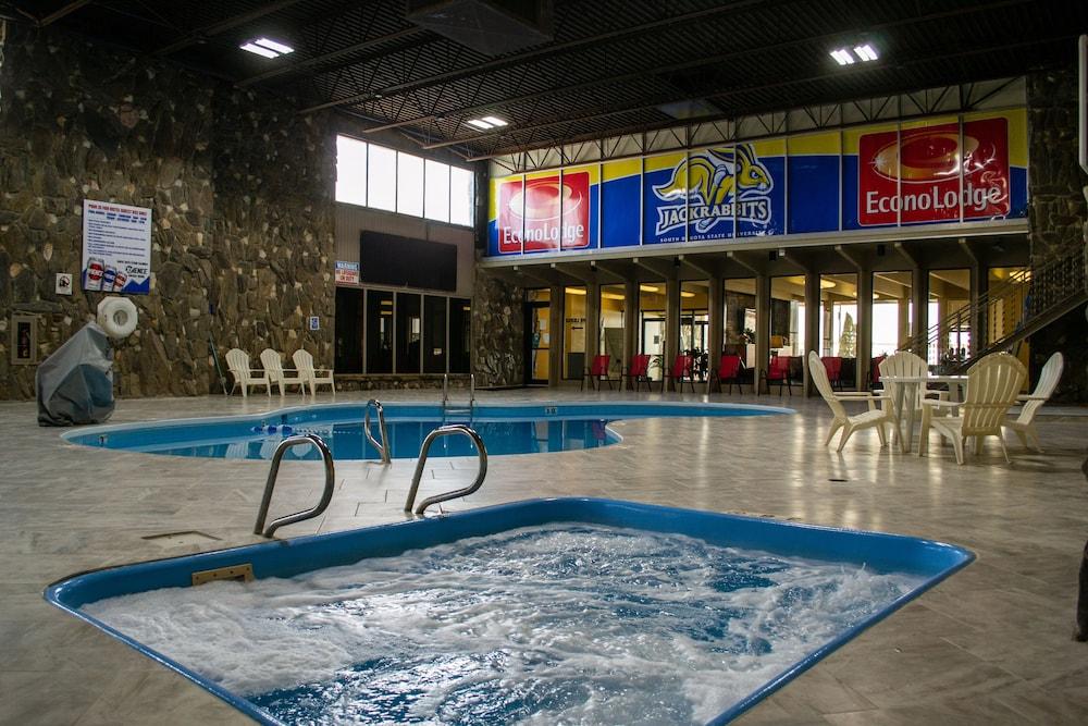 swimming pool spa