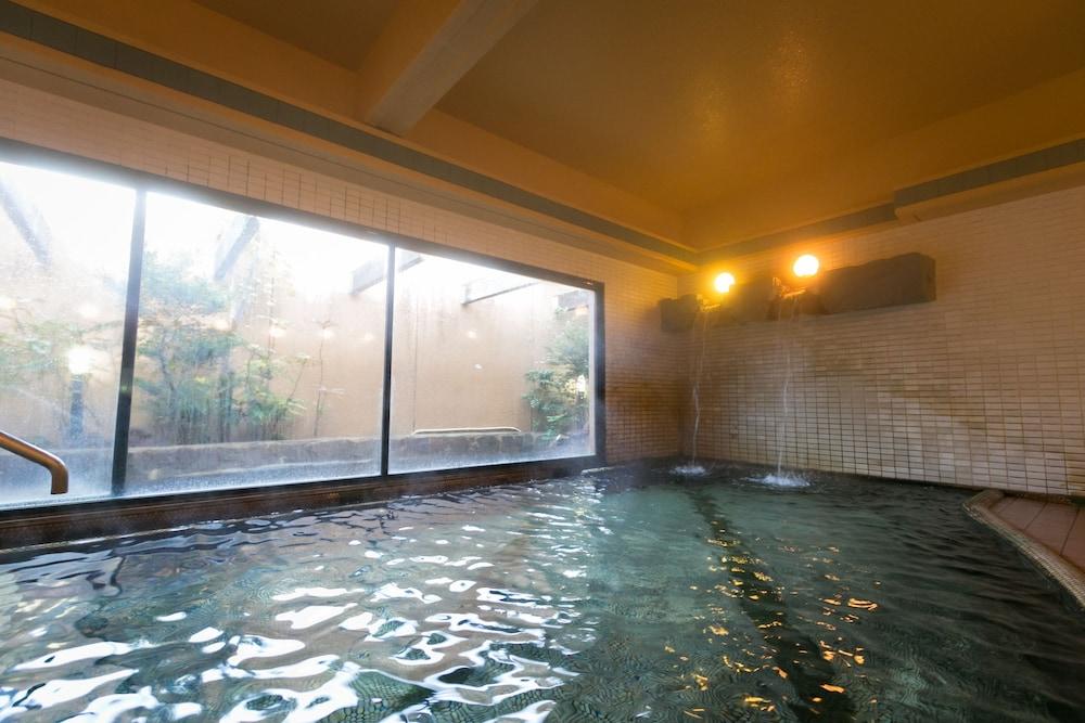 swimming pool spa