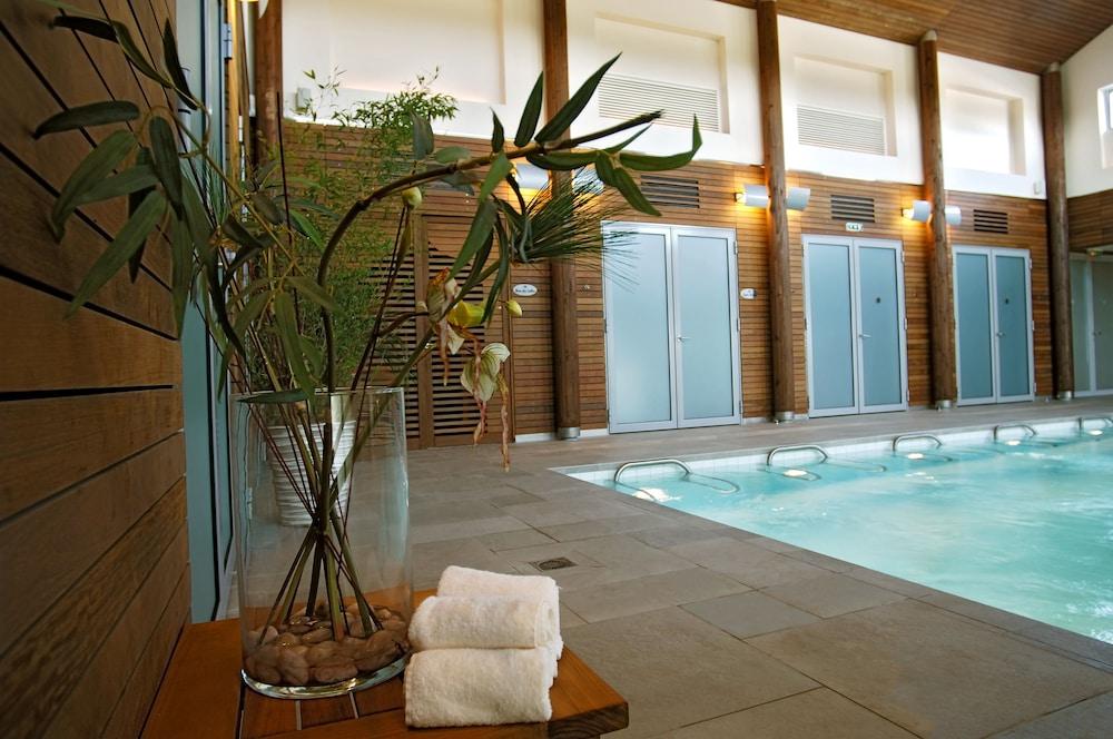 swimming pool spa
